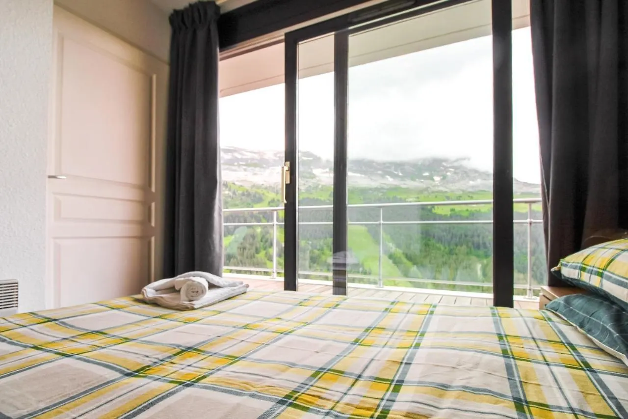 דירה פליין Penthouse 3-Bedroom Apartment, Mountain Views, Large Terrasse, Piste Access צרפת