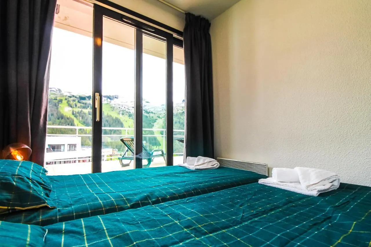 פליין Penthouse 3-Bedroom Apartment, Mountain Views, Large Terrasse, Piste Access 0*,