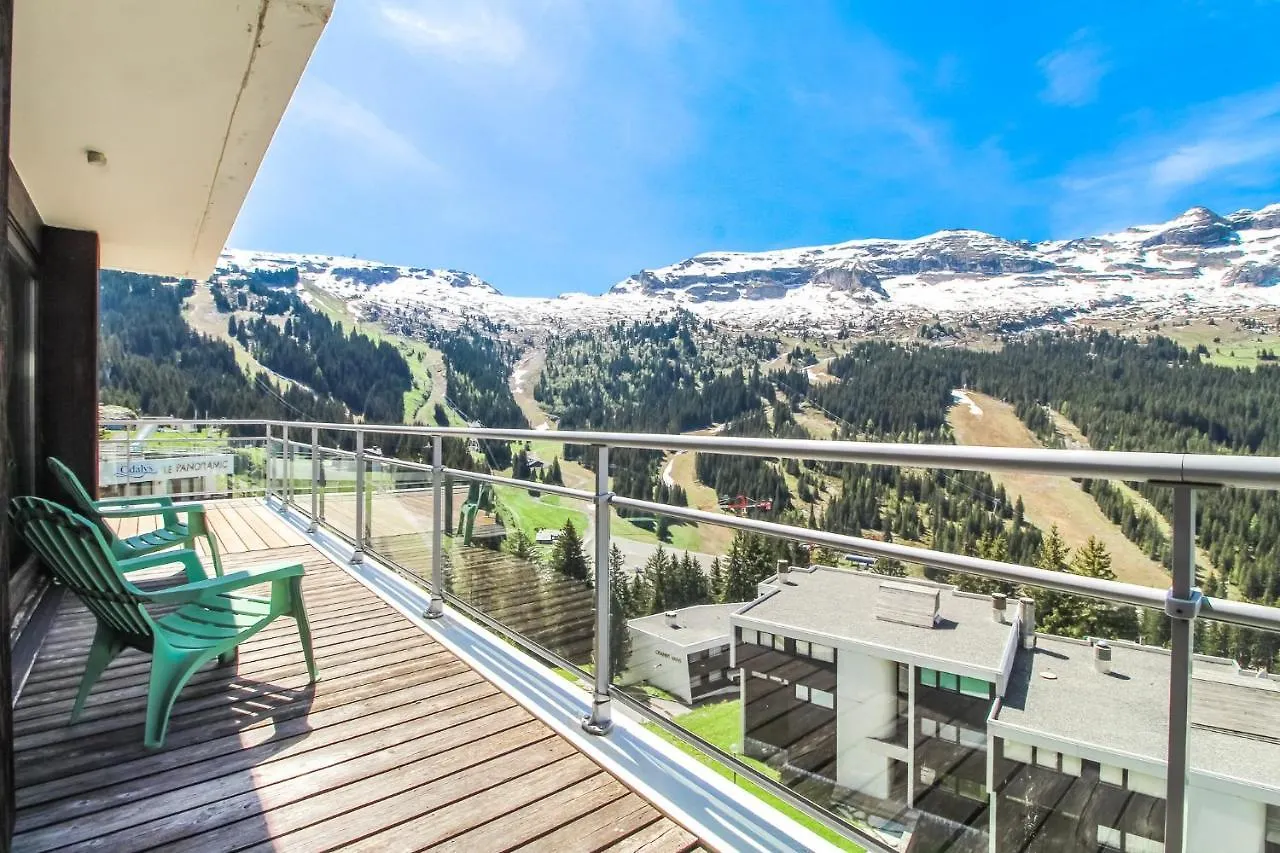 פליין Penthouse 3-Bedroom Apartment, Mountain Views, Large Terrasse, Piste Access 0*,  צרפת