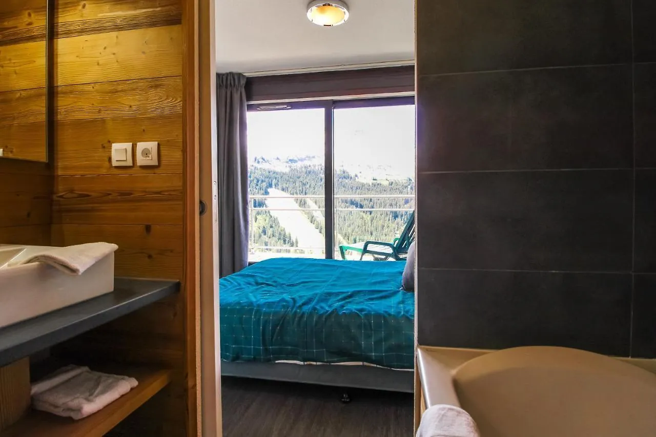 דירה פליין Penthouse 3-Bedroom Apartment, Mountain Views, Large Terrasse, Piste Access צרפת